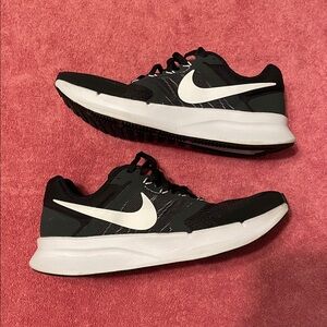 Nike Black and White Athletic Shoes